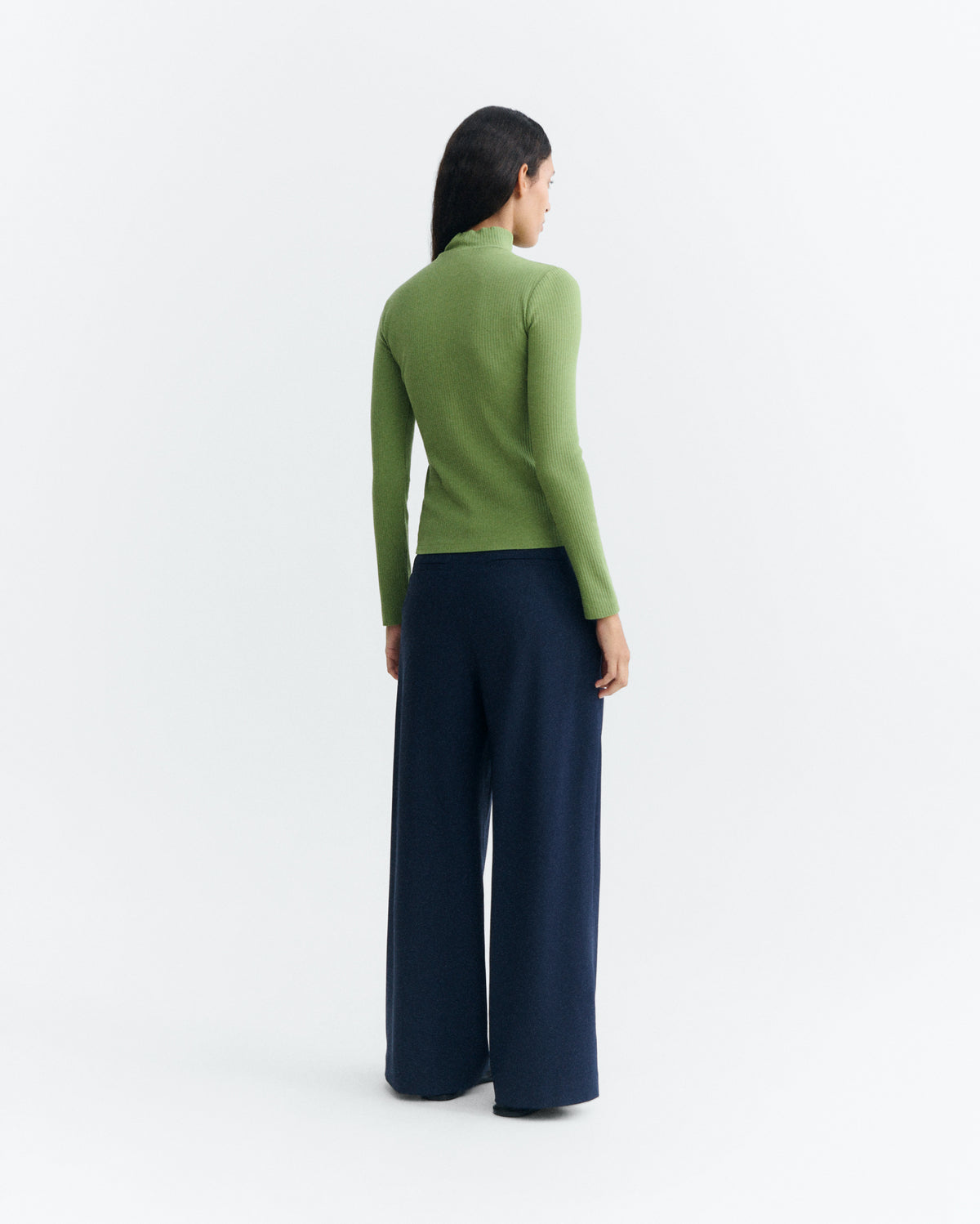 Top cuello alto rib verde Aine sostenible - 4