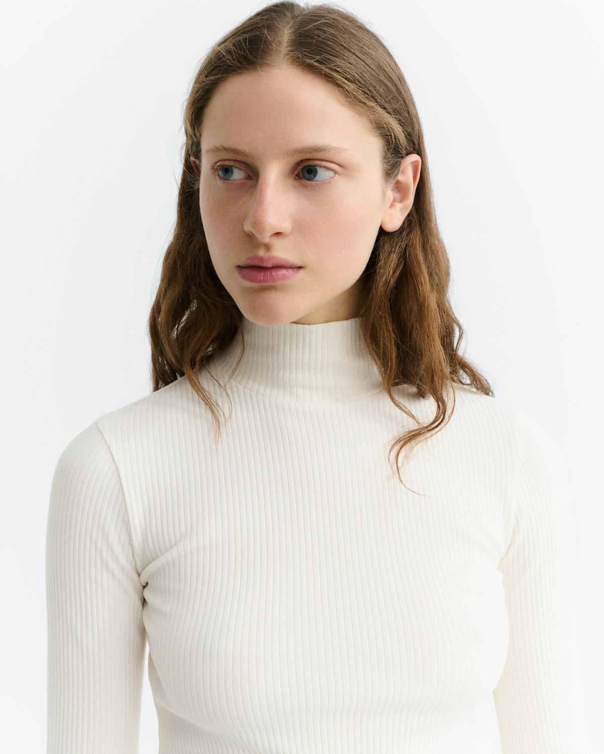 Top cuello alto rib blanco Aine sostenible - 3