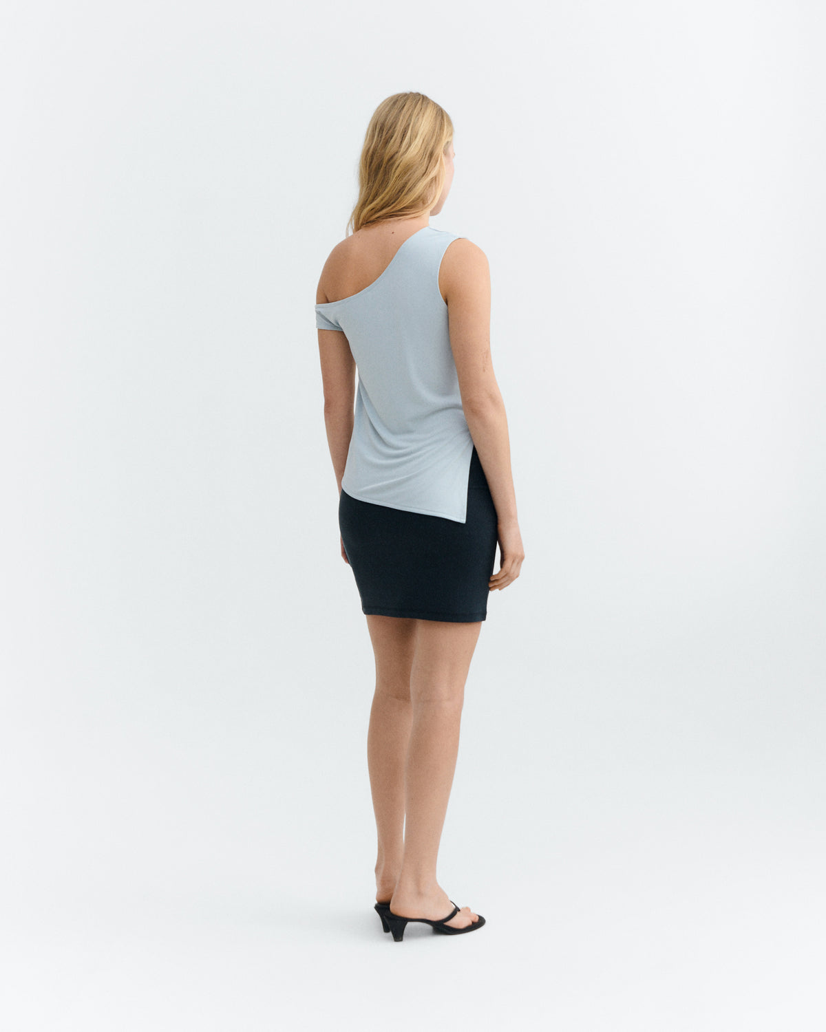 Top azul asimétrico Zohar sostenible - 4