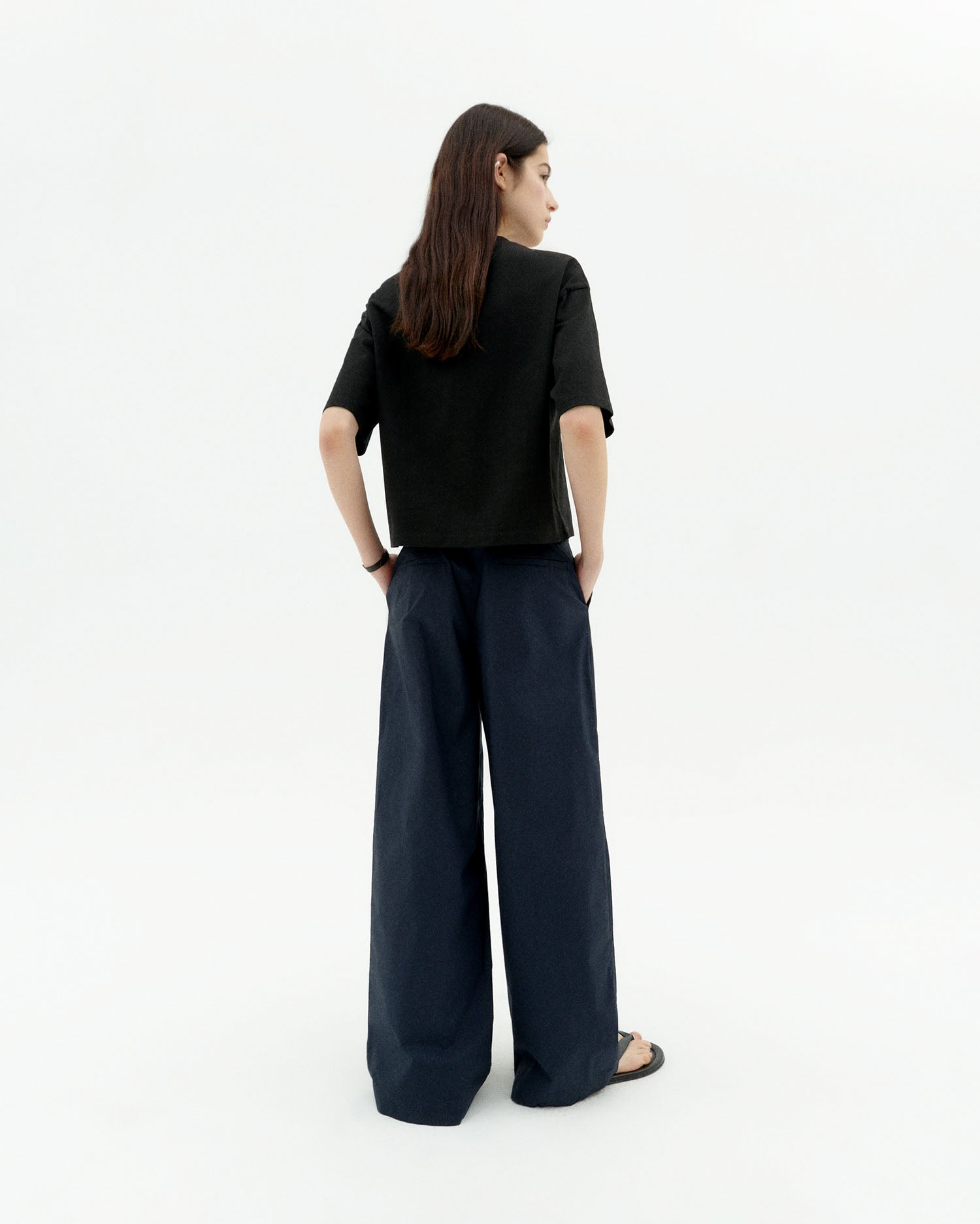 Camiseta negra Lena sostenible-4