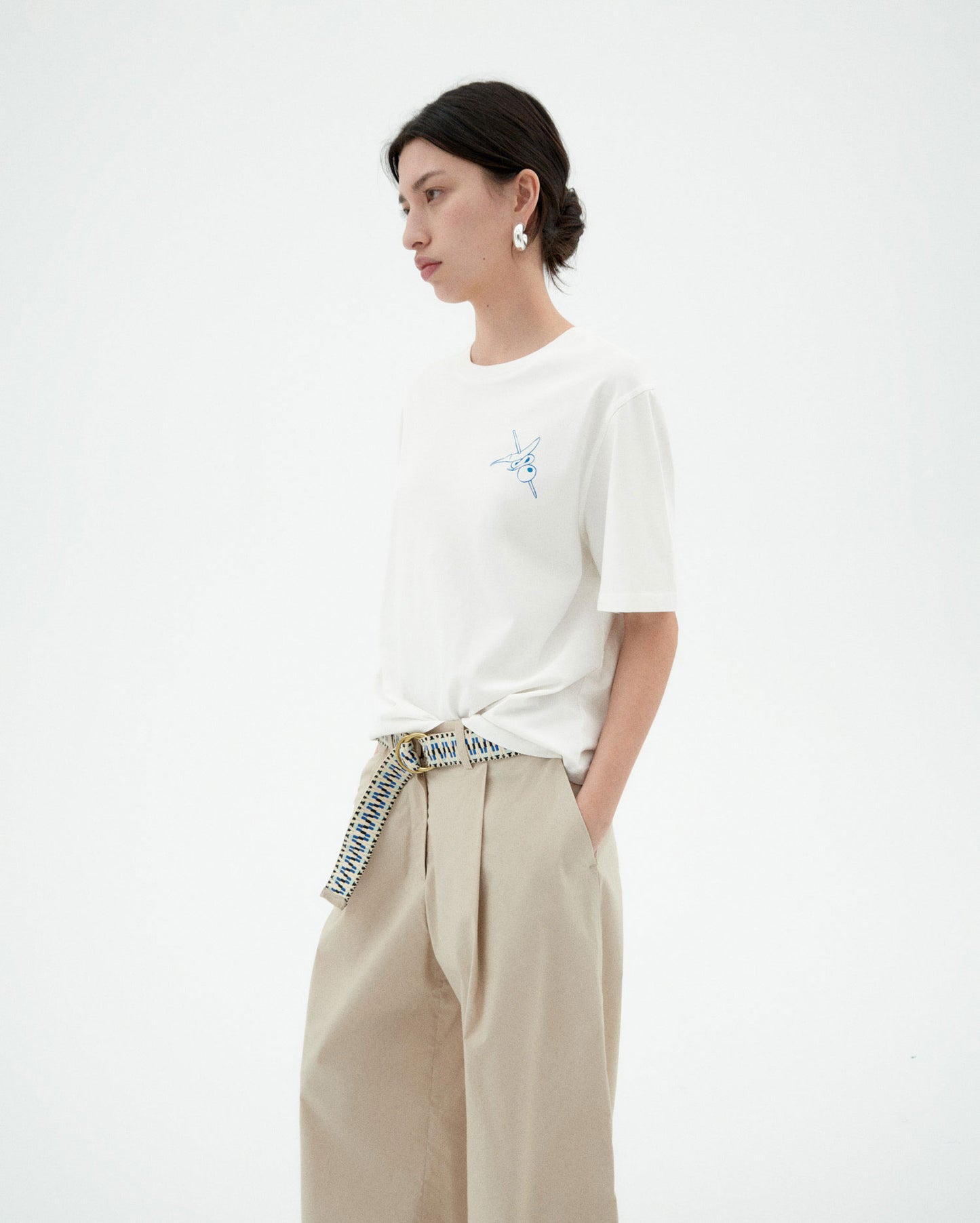 Camiseta blanca sobremesa Lucia sostenible - 1