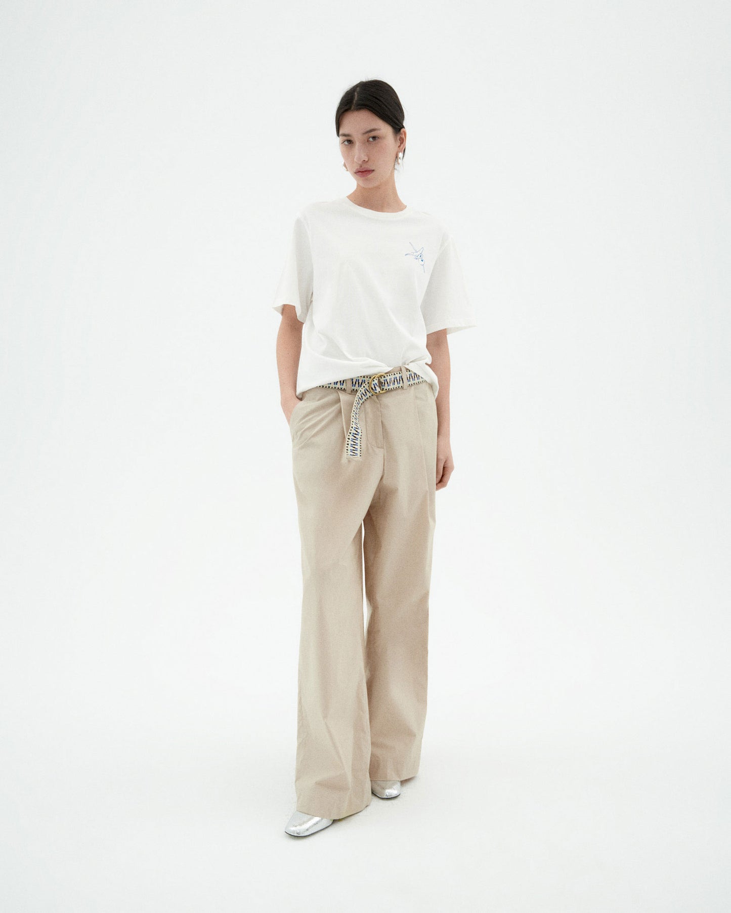 Camiseta blanca sobremesa Lucia sostenible - 2