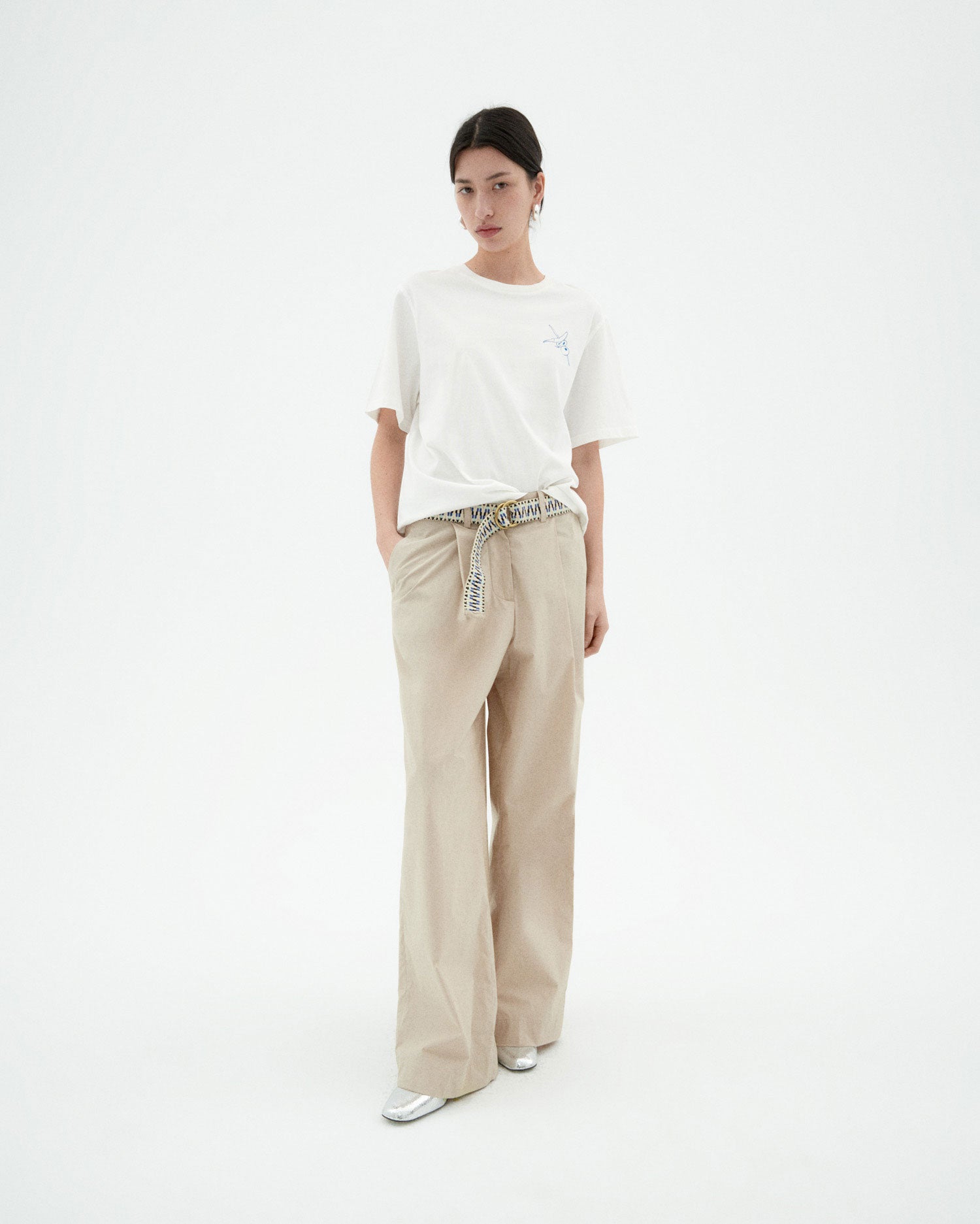 Camiseta blanca sobremesa Lucia sostenible - 2