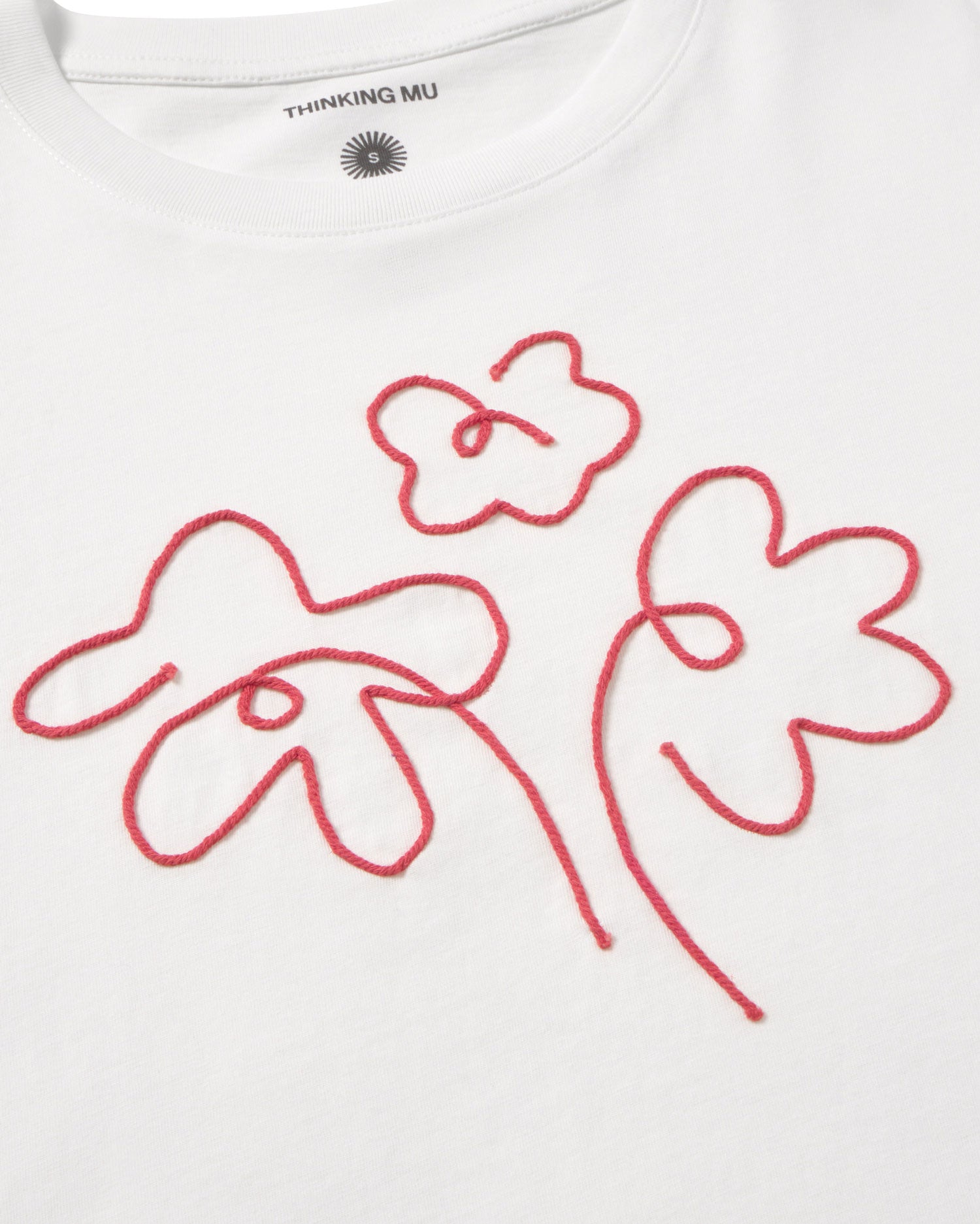 Camiseta blanca bordada a mano flower Lucia sostenible silueta - 2