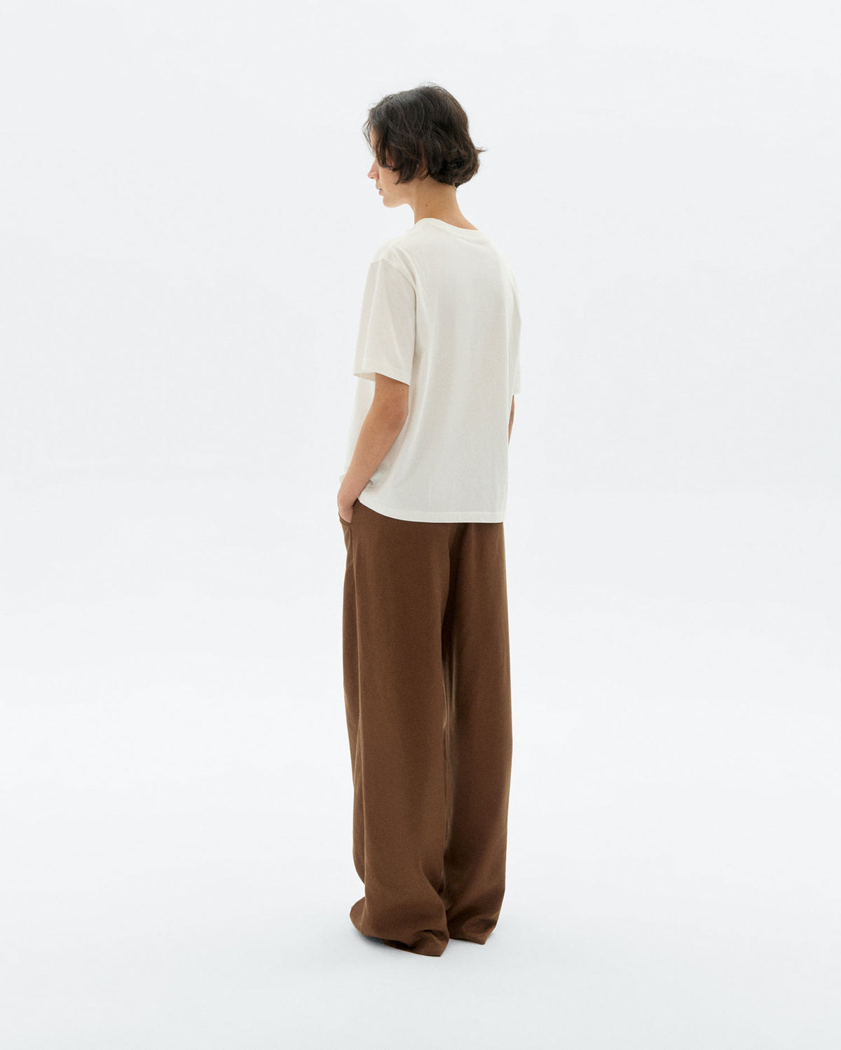 Camiseta blanca bordada a mano flower Lucia sostenible - 4