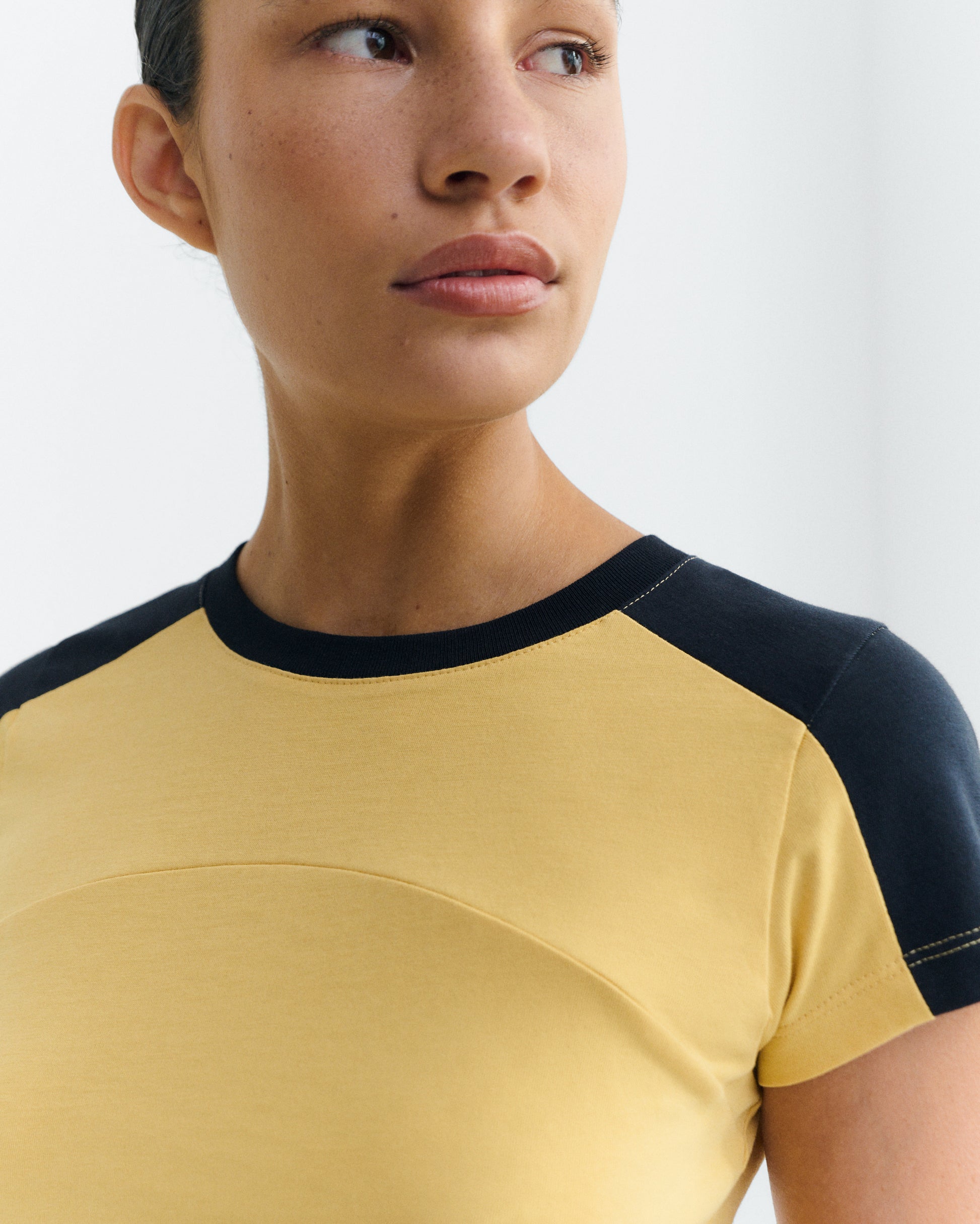 Camiseta slim amarilla Selma sostenible - 3