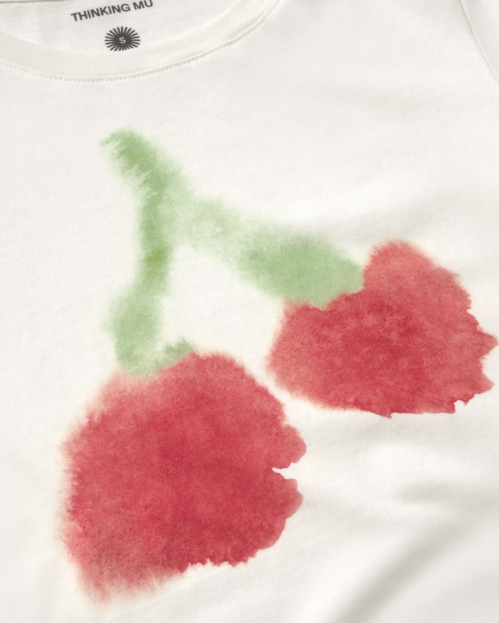 Camiseta blurry cherry Ida sostenible silueta - 2