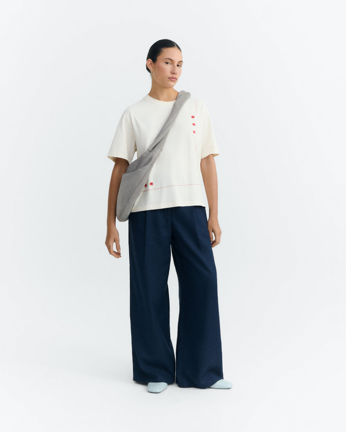 Camiseta bordada a mano sole mio Lucia sostenible - 1