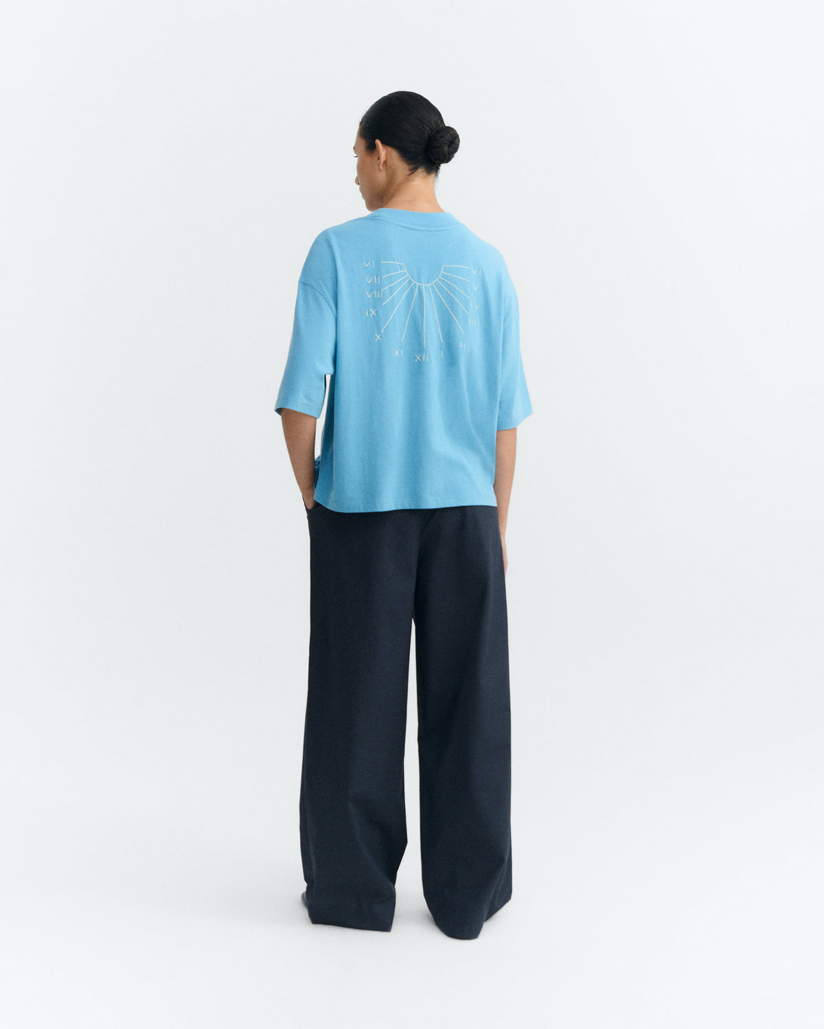 Camiseta oversize bordada a mano Lena sostenible - 4