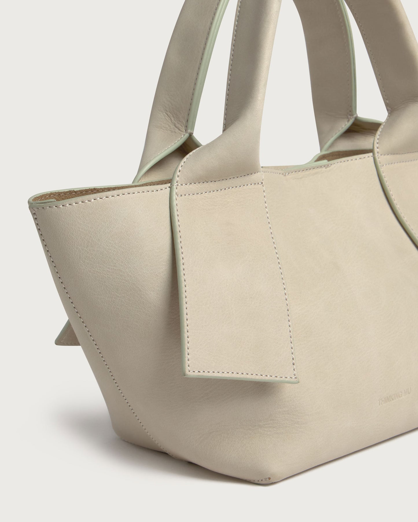 Bolso mini crudo piel Pepo sostenible - silueta 4