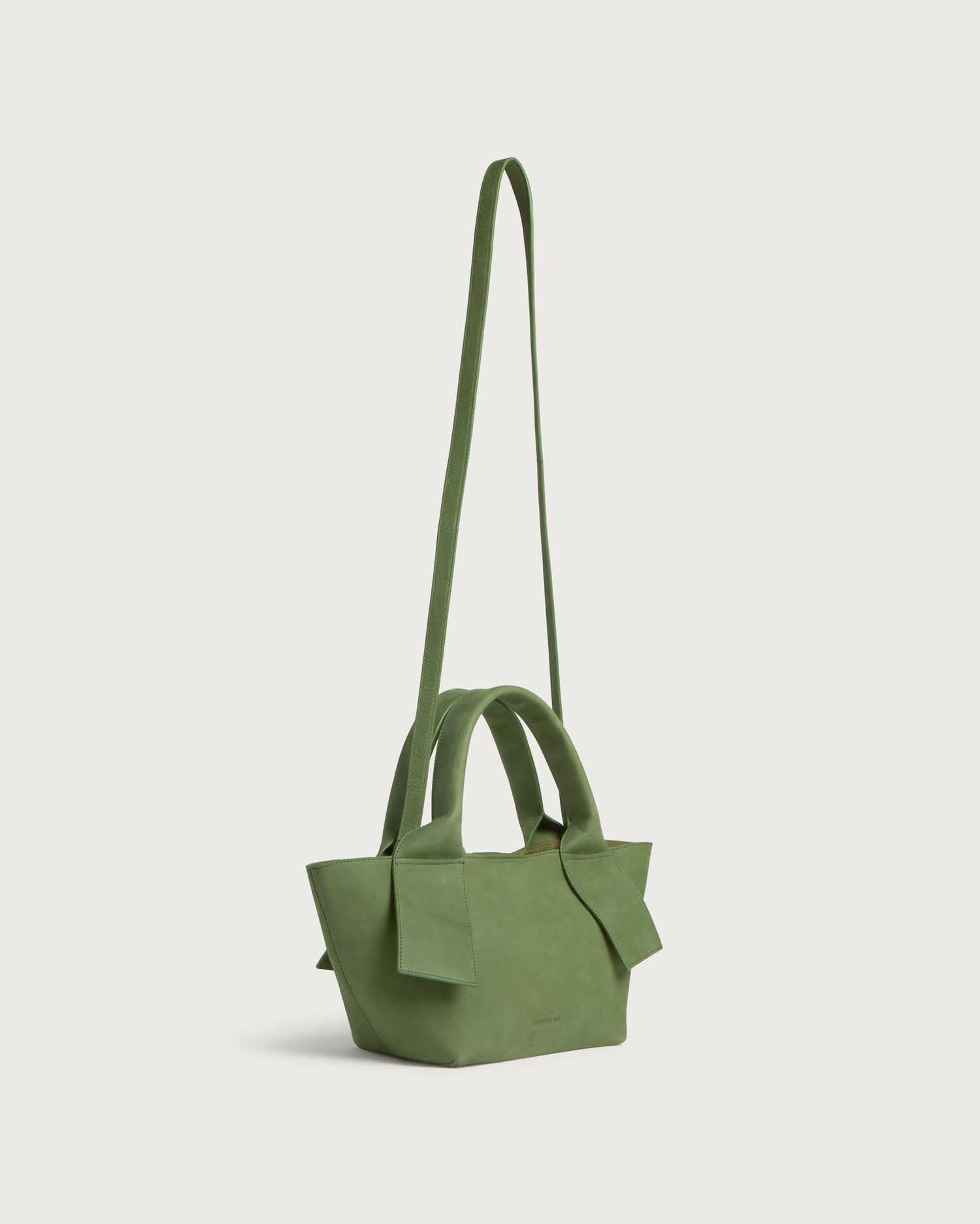 Bolso mini verde piel Pepo sostenible - silueta 3
