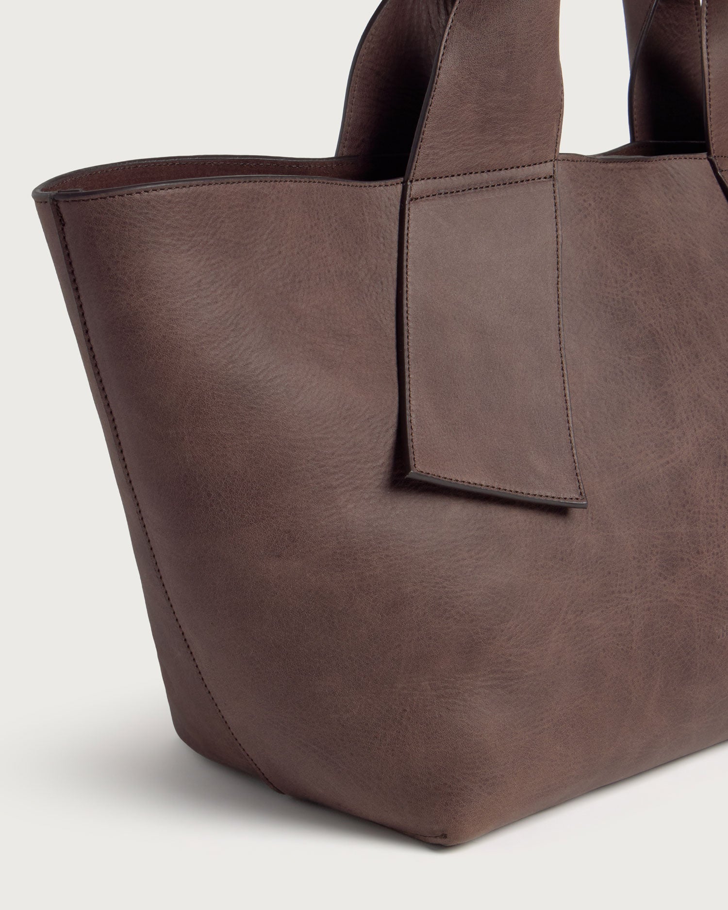 Bolso marrón piel Pepo sostenible - silueta 4