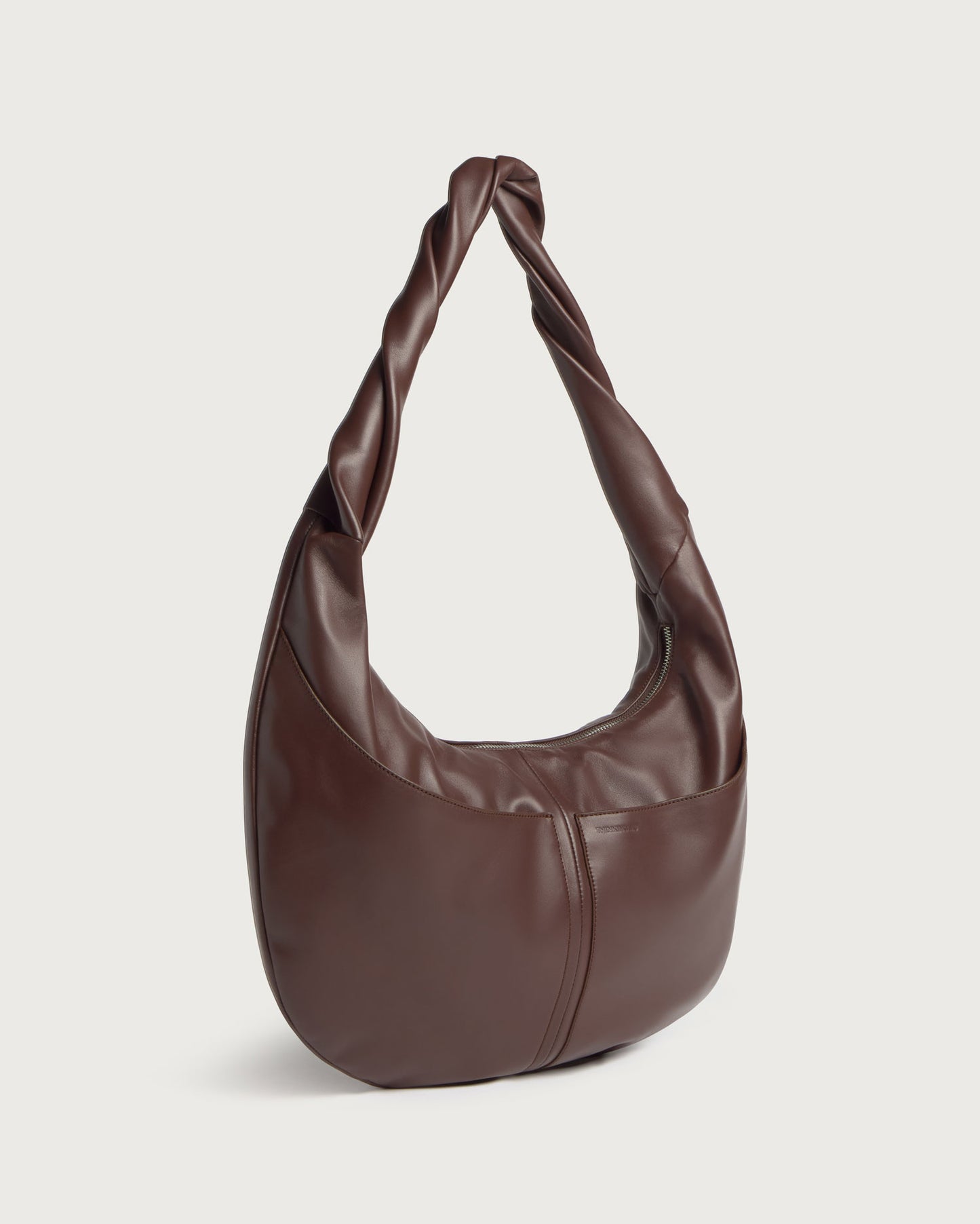 Bolso marrón piel Ova sostenible - silueta 3