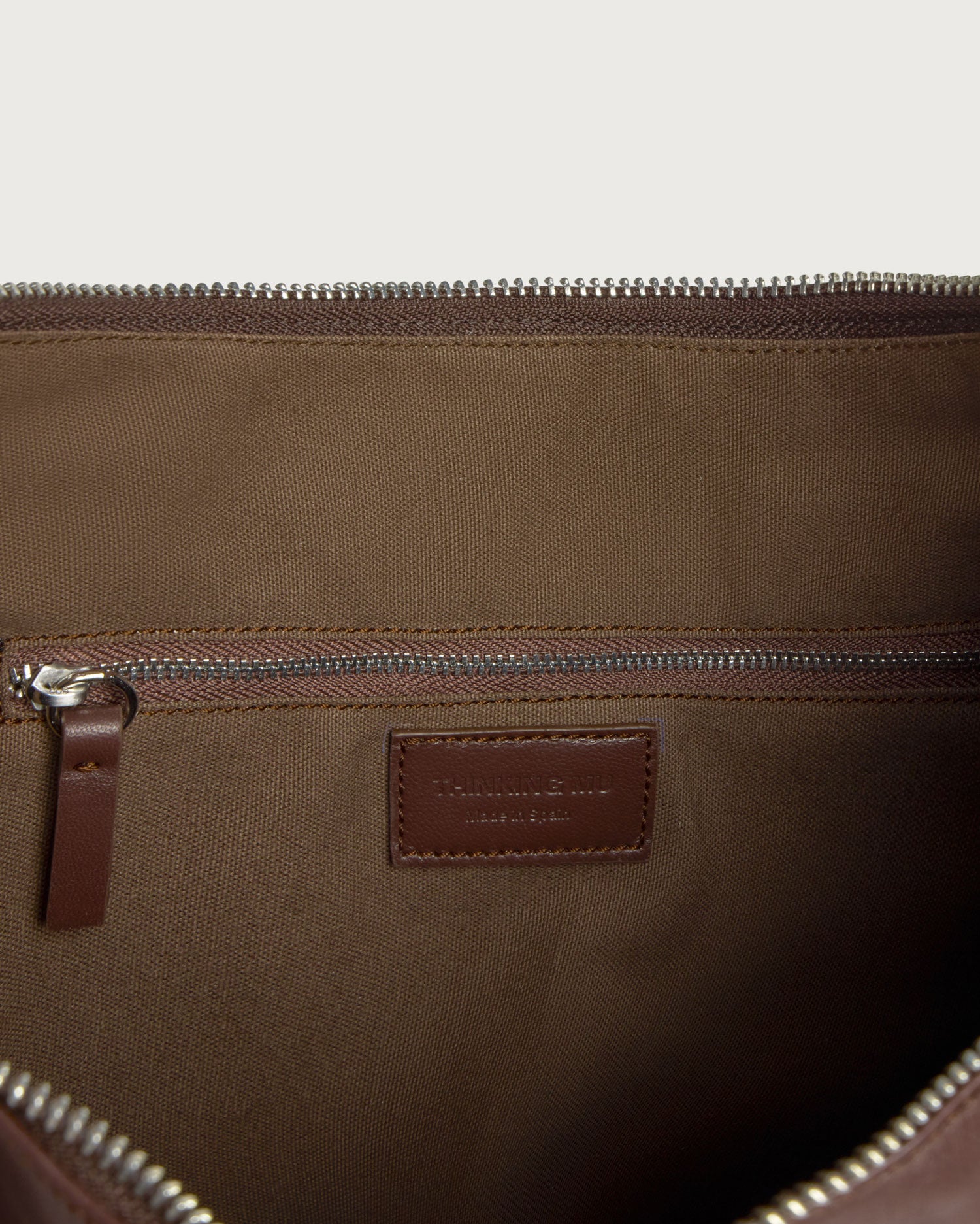 Bolso marrón piel Ova sostenible - silueta 5