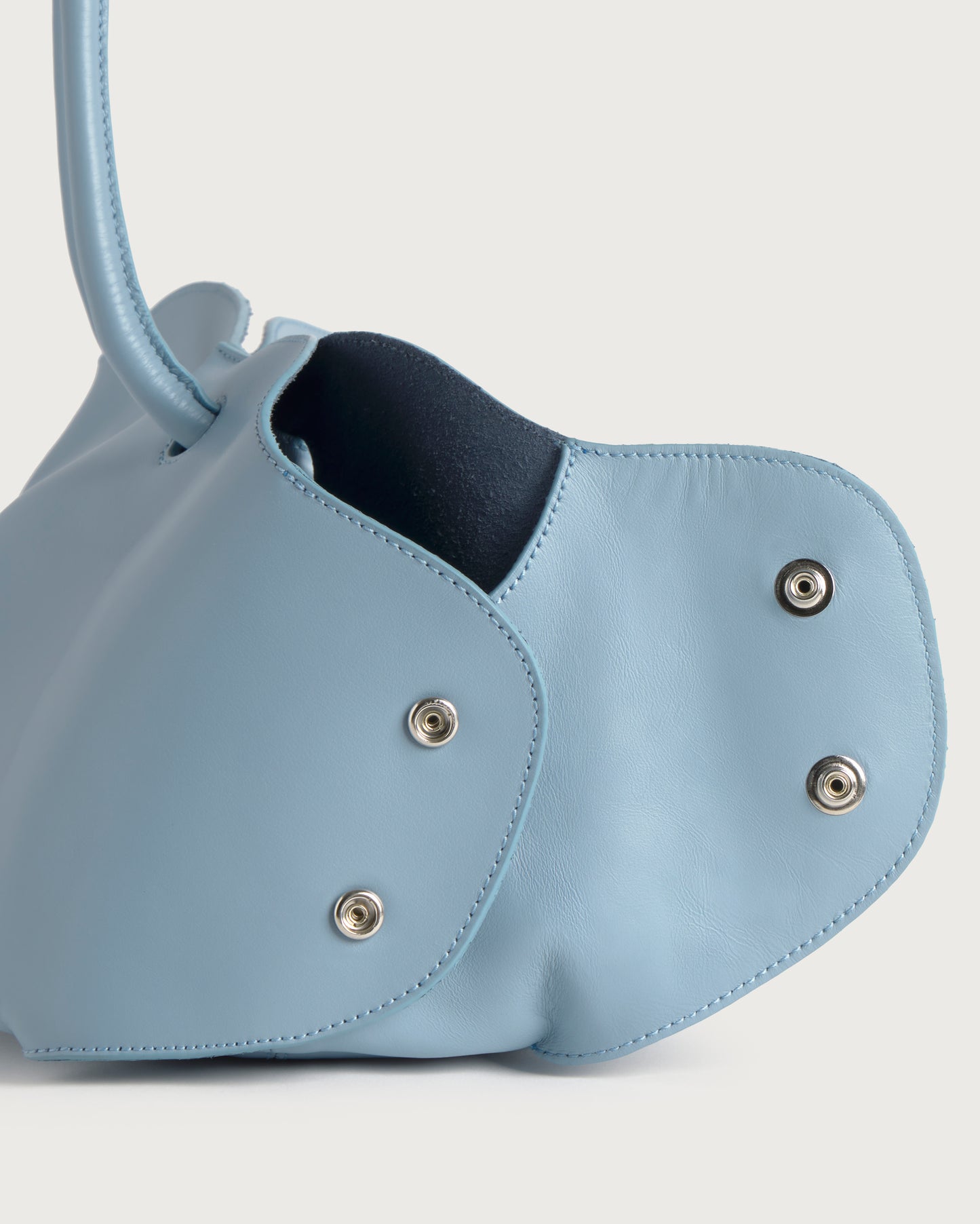 Bolso azul claro piel Julie sostenible silueta - 7