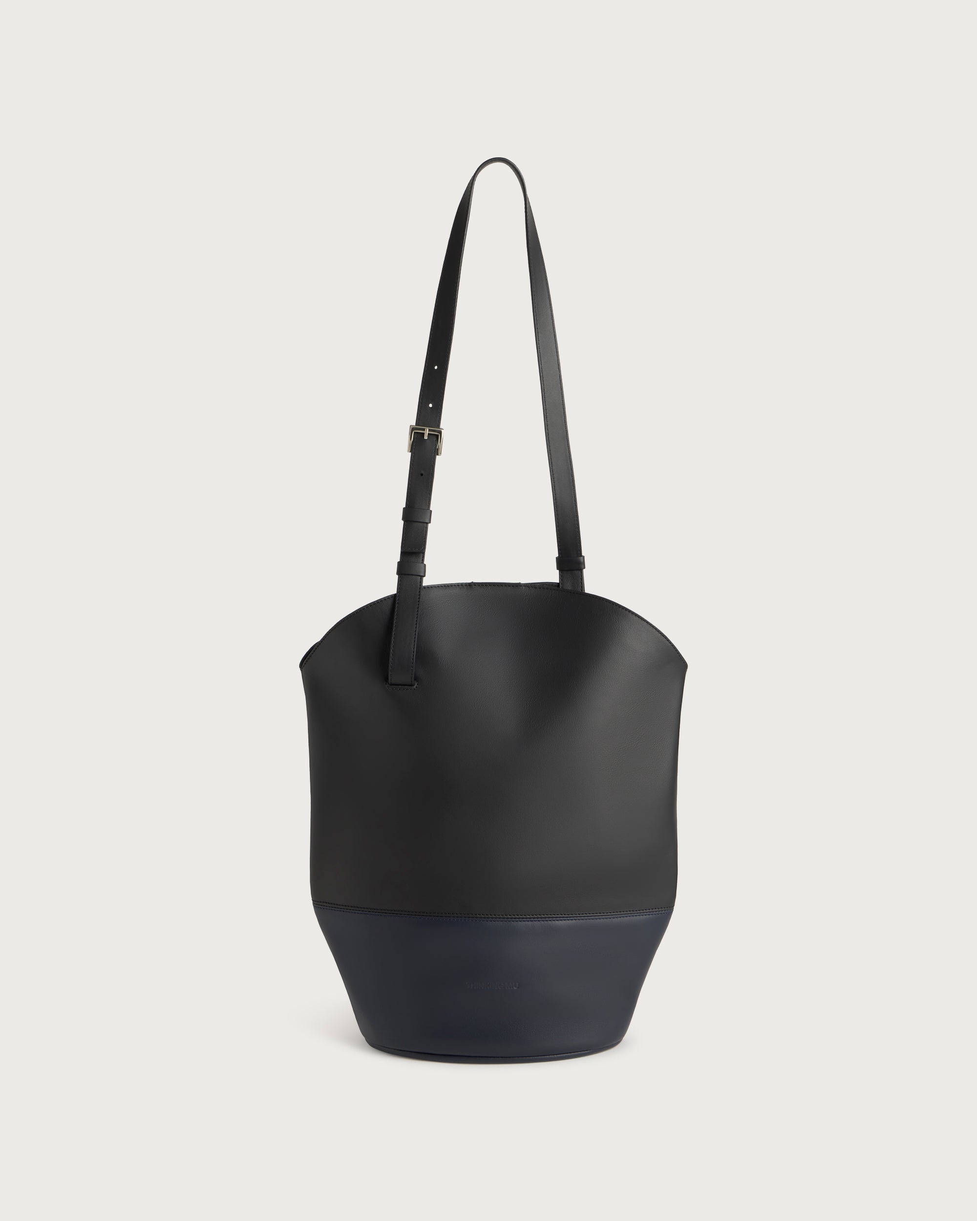 Bolso negro y navy piel Carolyn sostenible silueta - 1