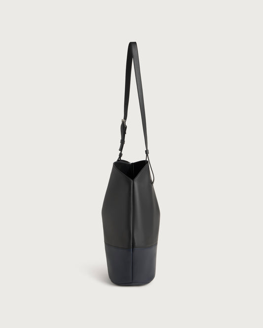 Bolso negro y navy piel Carolyn sostenible silueta - 2