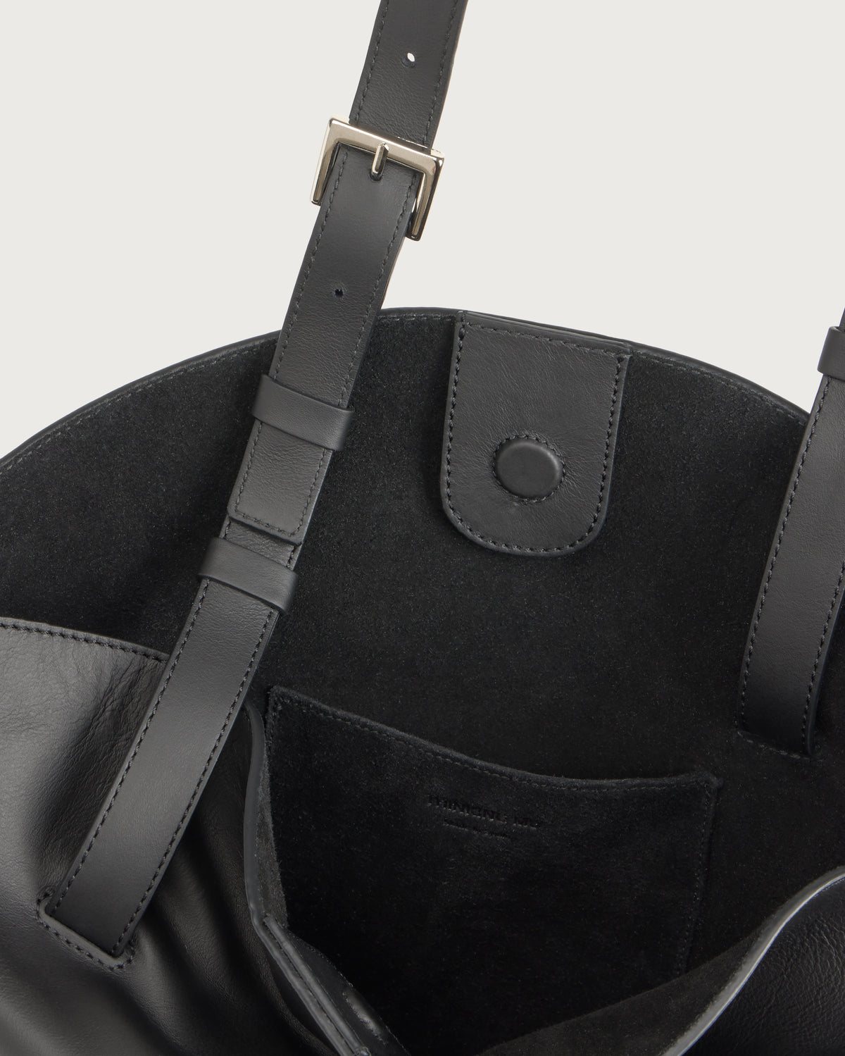 Bolso negro y navy piel Carolyn sostenible silueta - 4