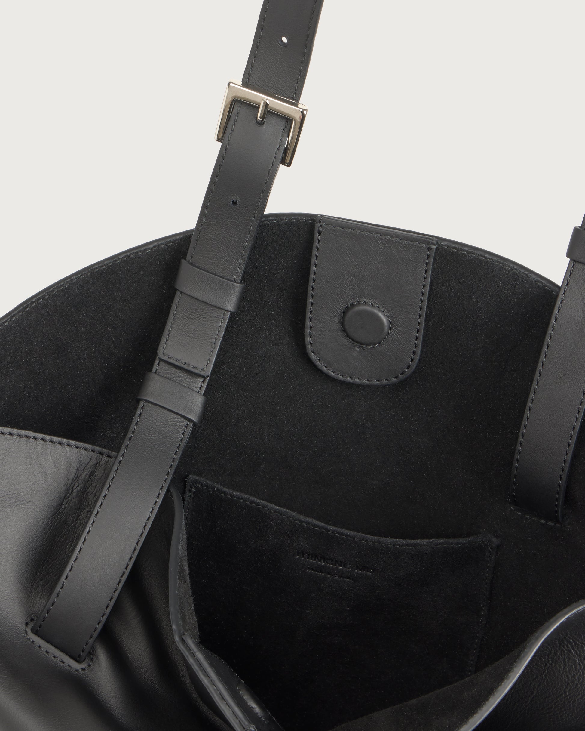 Bolso negro y navy piel Carolyn sostenible silueta - 4