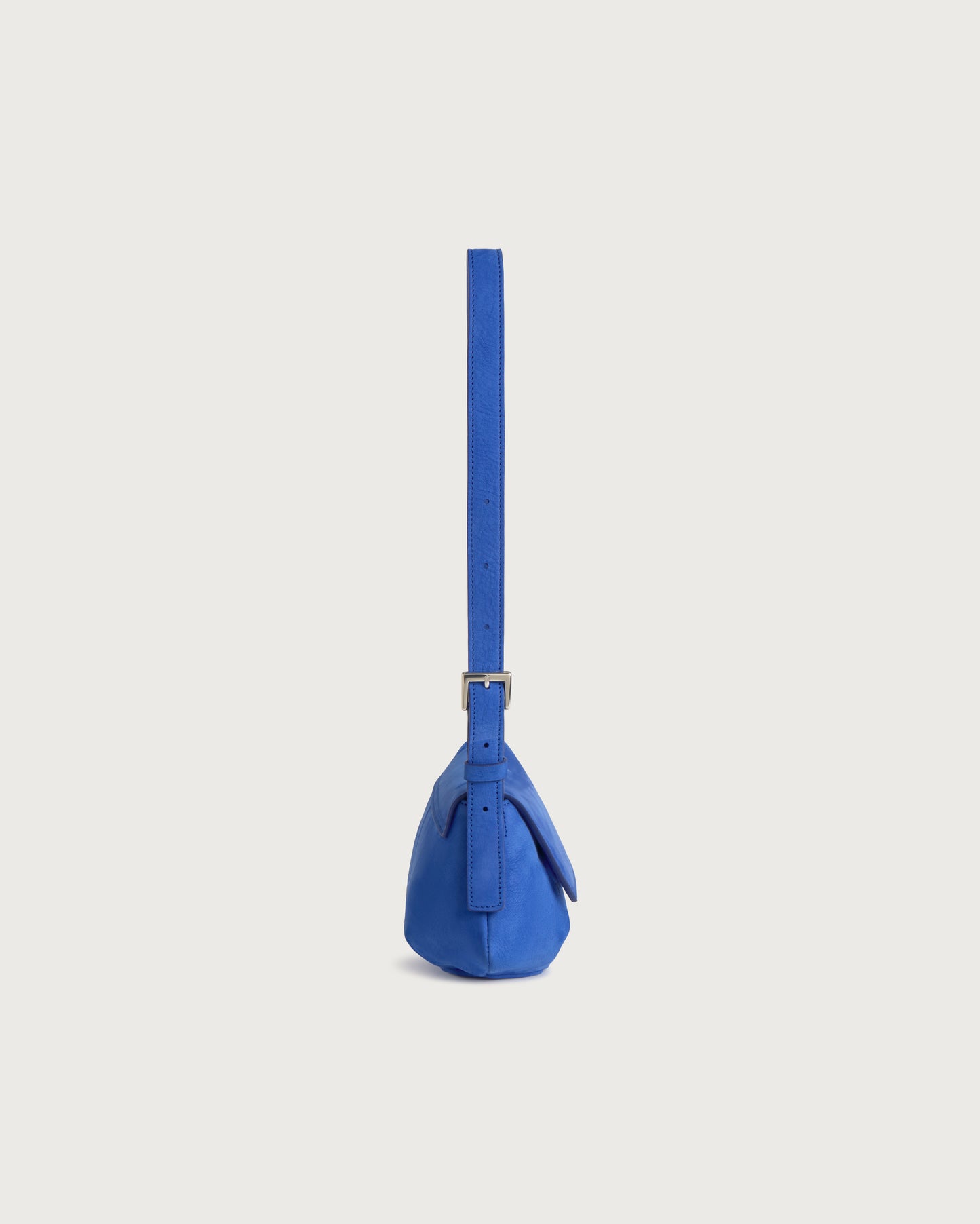 Bolso azul eléctrico piel Jennie sostenible silueta - 6
