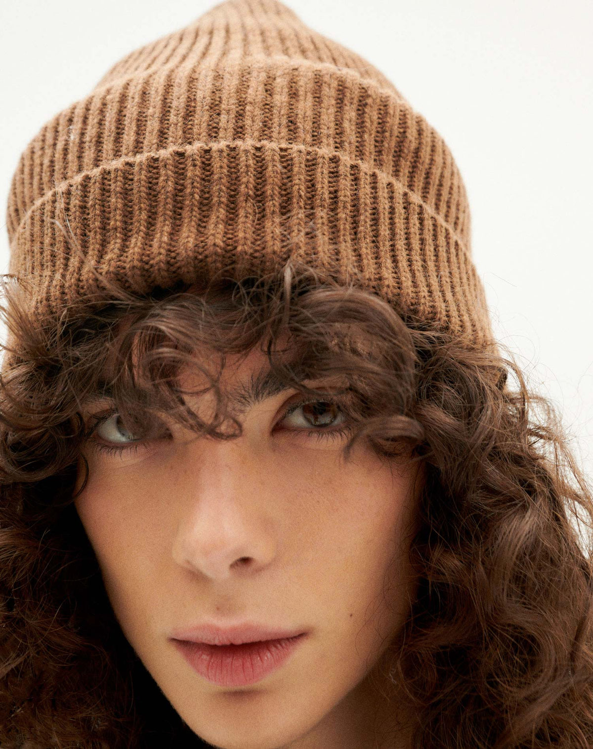 Gorro marrón lana Amor Beanie sostenible-1