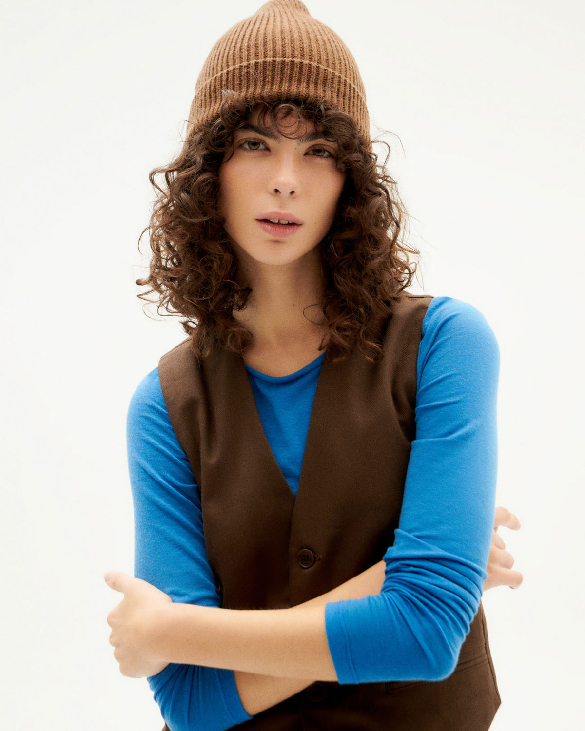 Gorro marrón lana Amor Beanie sostenible-2