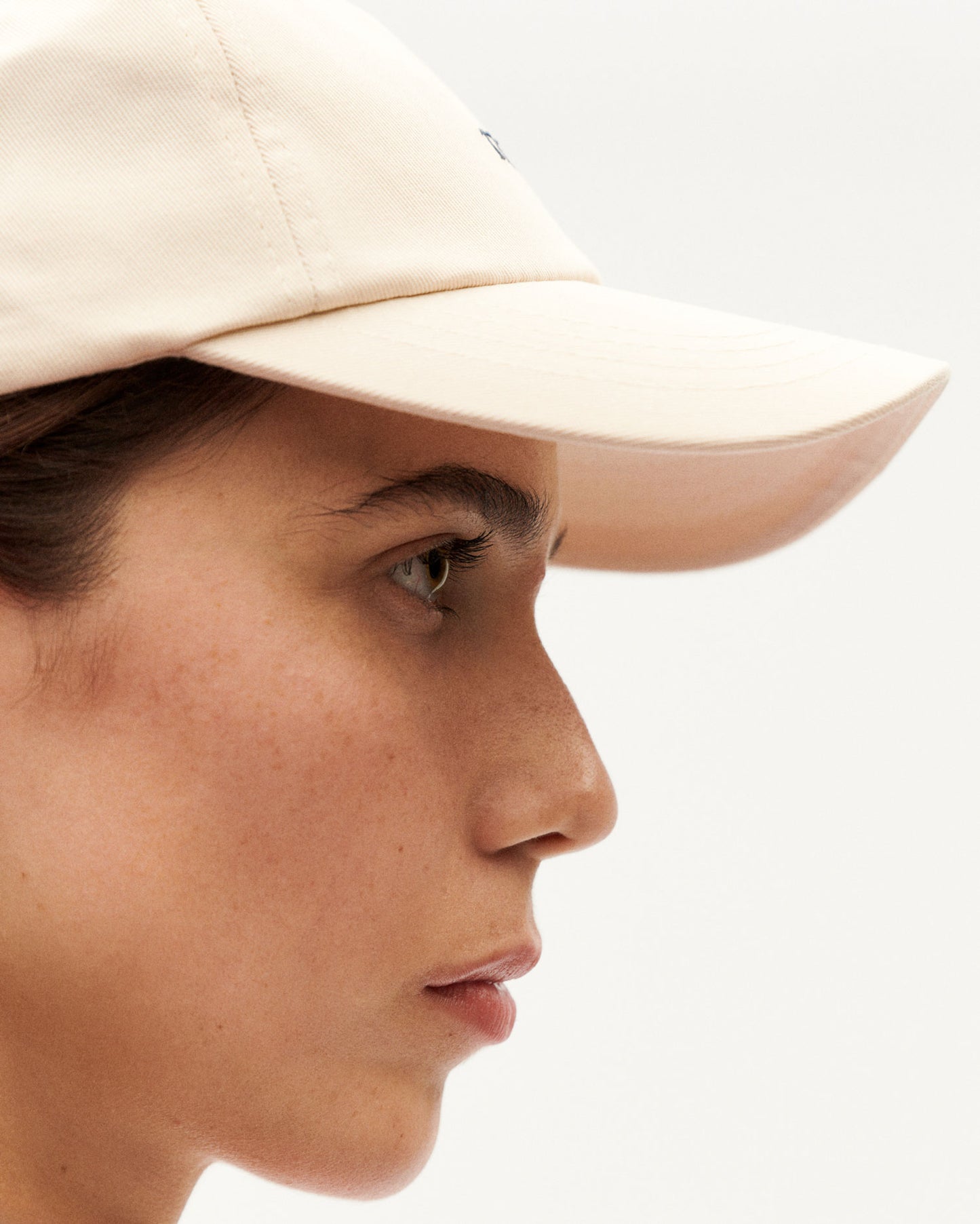 Casquette écrue thinking…