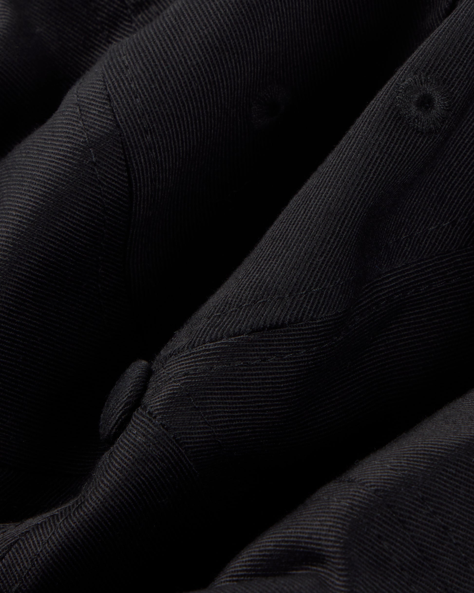 Gorra negra cutre heart Chris sostenible - silueta 5