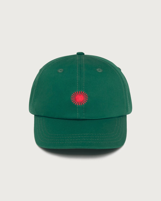 Gorra verde oscura contraste Chris sostenible- silueta 2