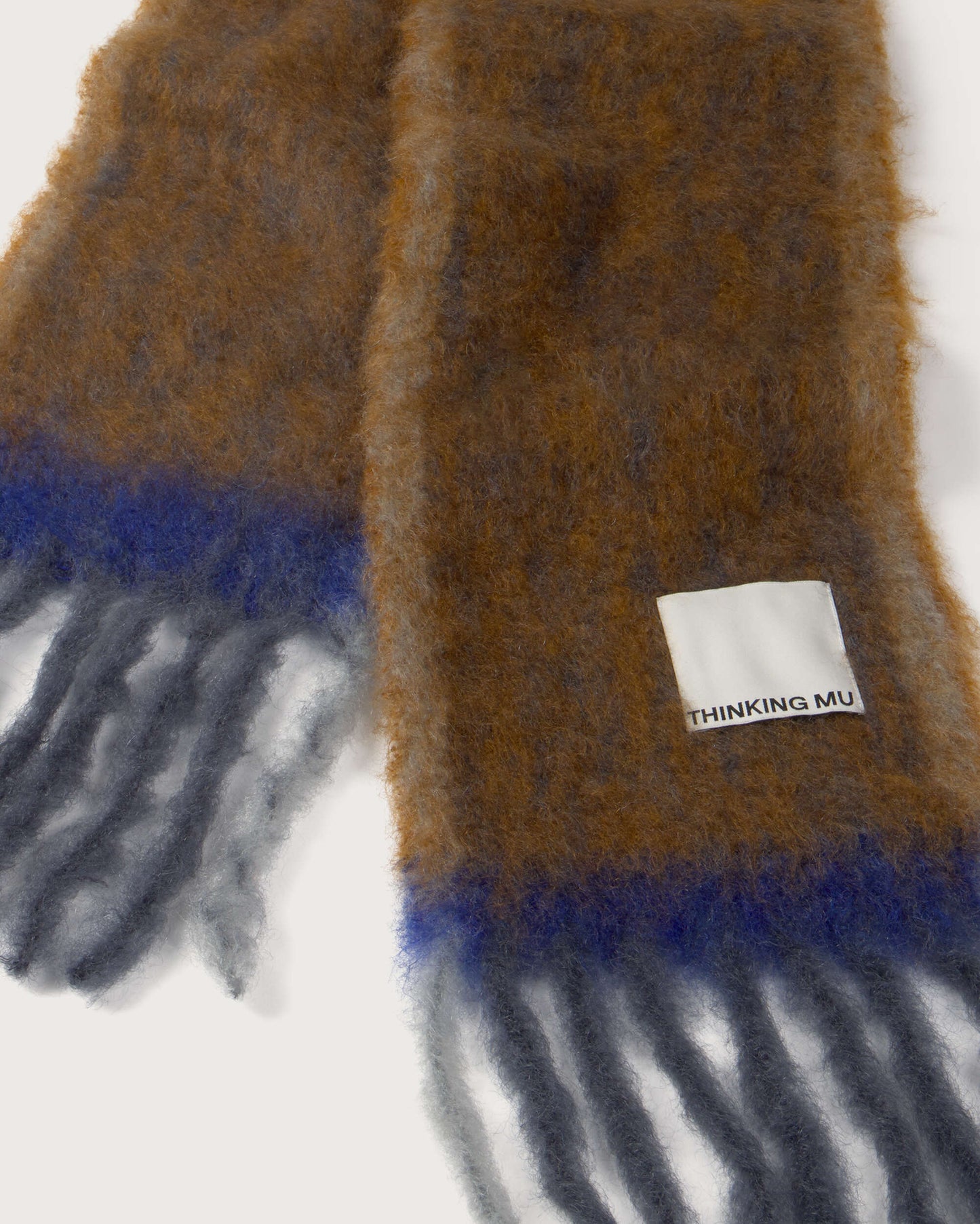 Bufanda marrón Twist Frame - silueta 2