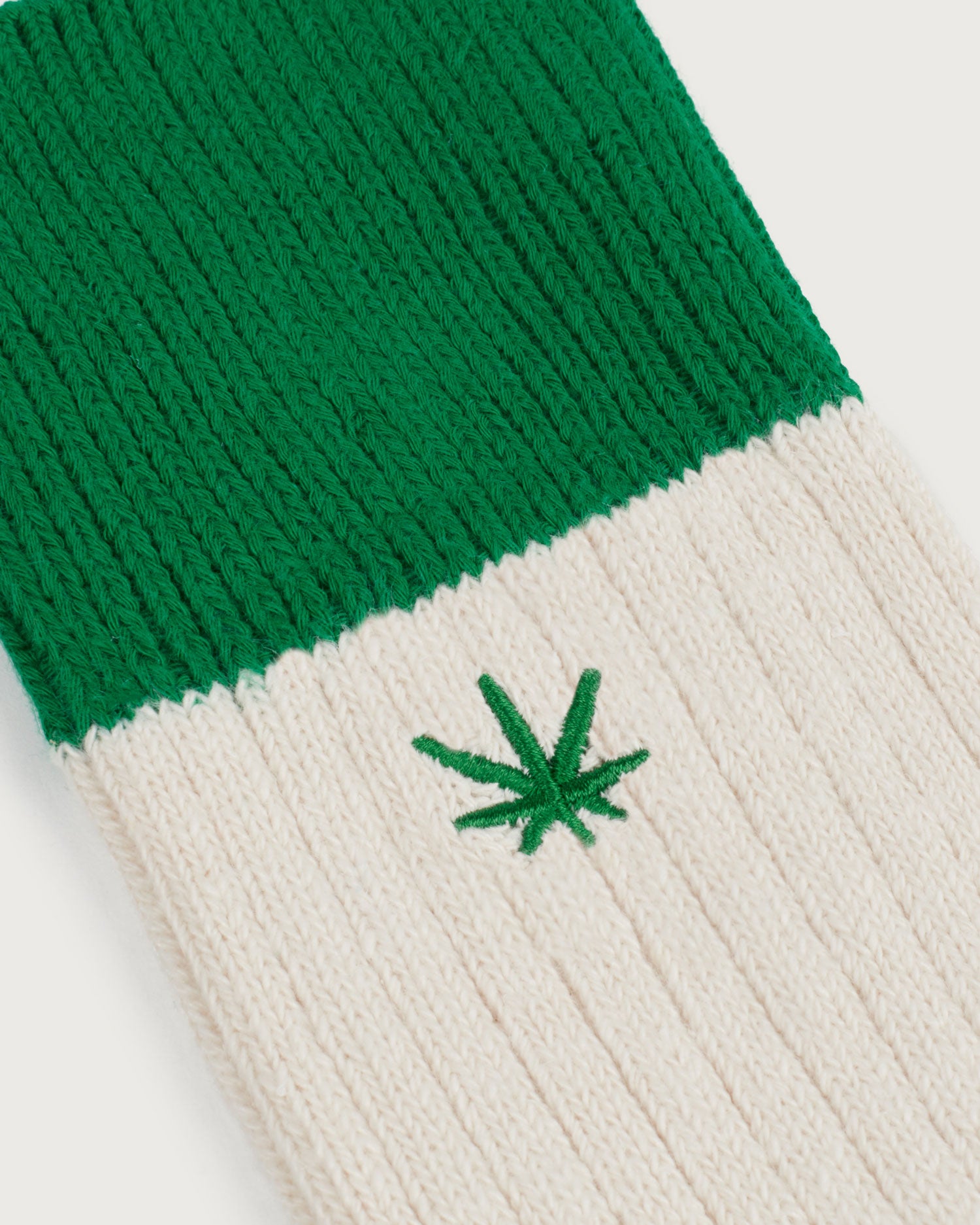 Calcetines verdes Hemp Peu  - silueta 2