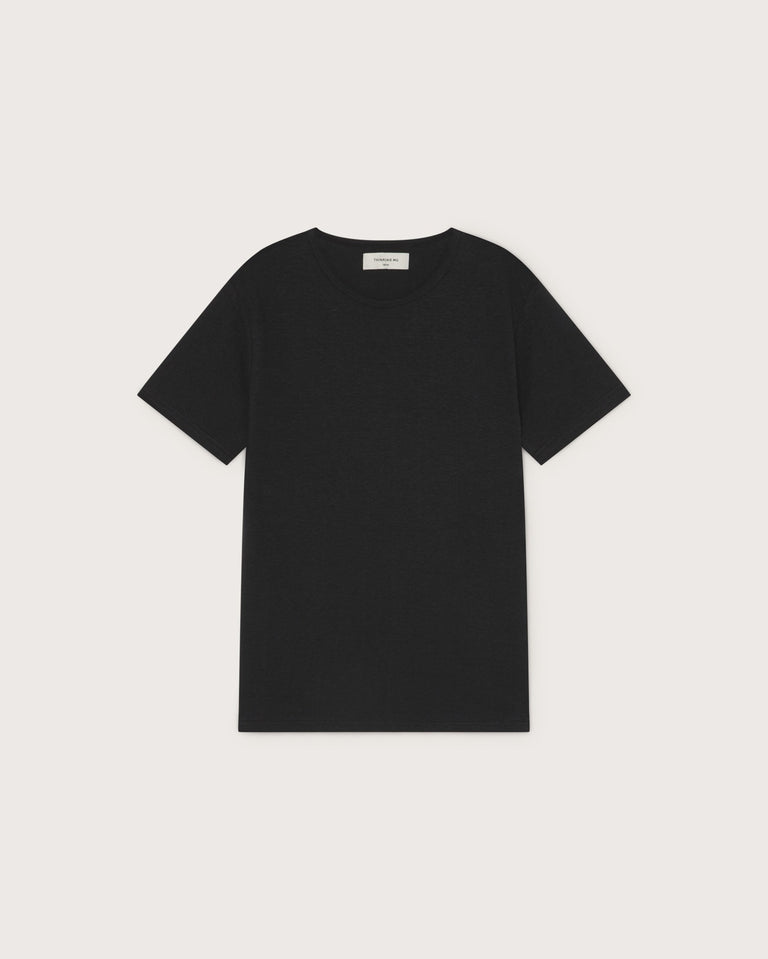 Camiseta negra parche Sol-foto silueta5