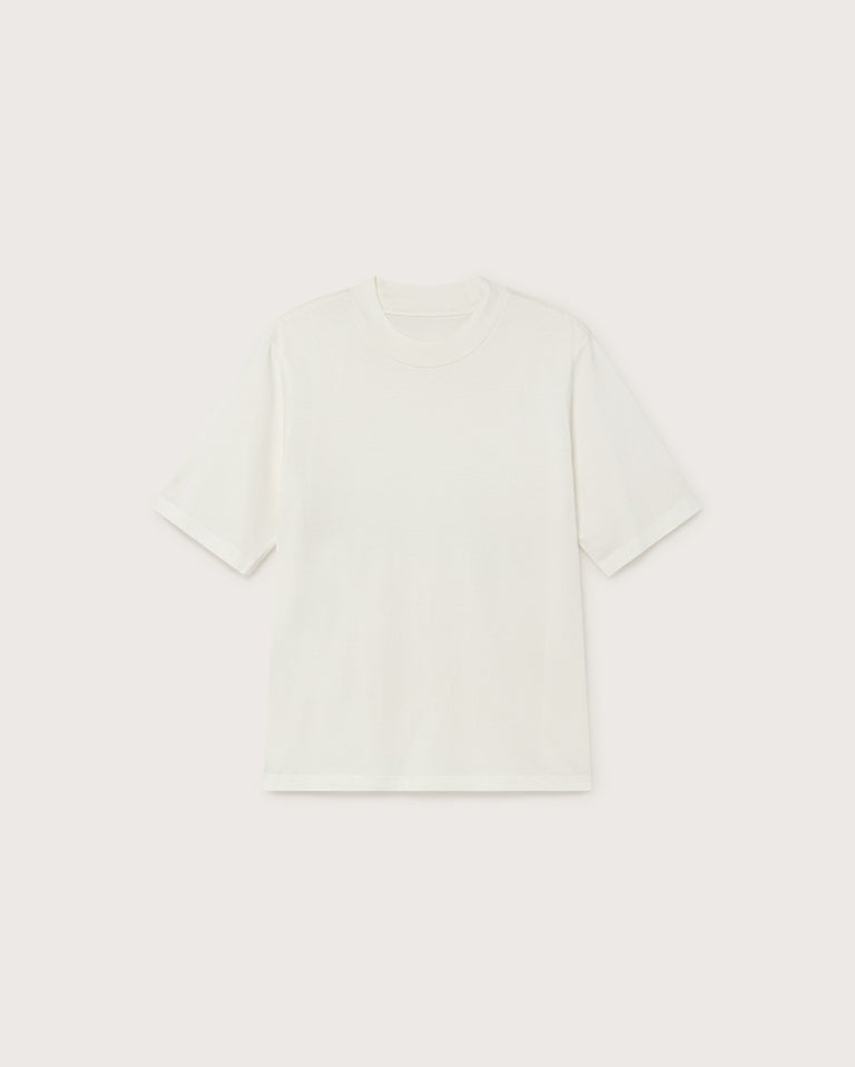 Camiseta blanca básica Mock-silueta