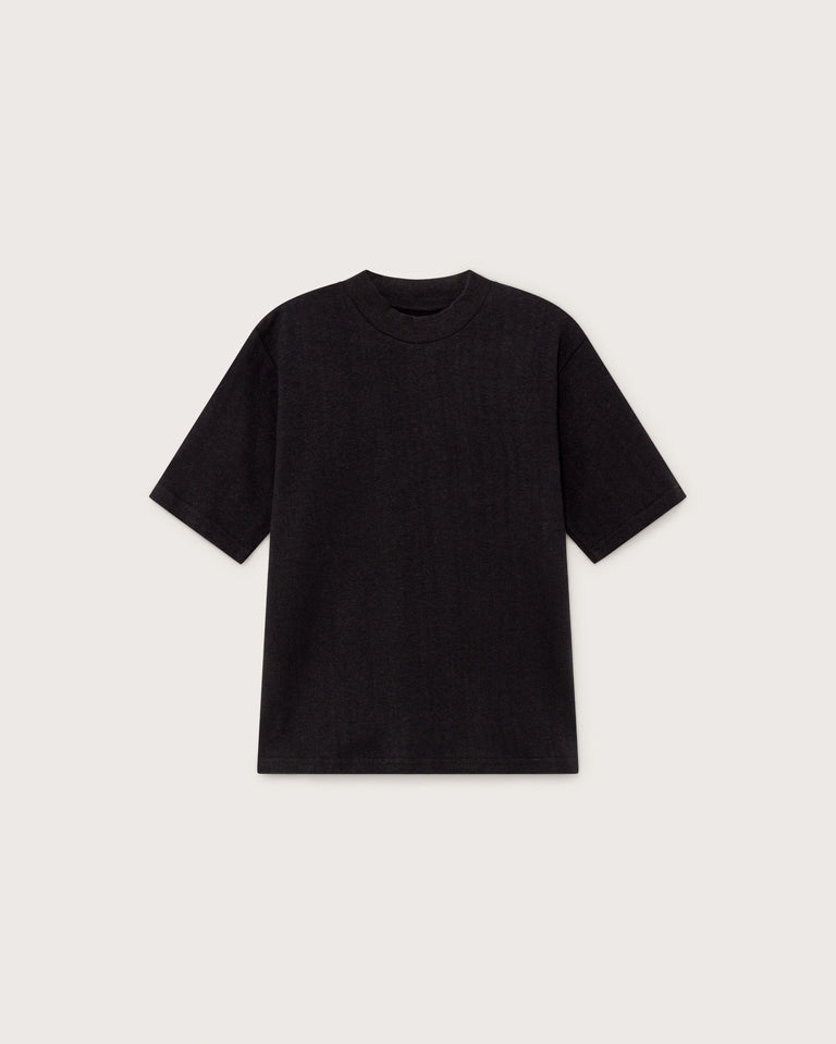 Camiseta aidin hemp negra sostenible-foto silueta5