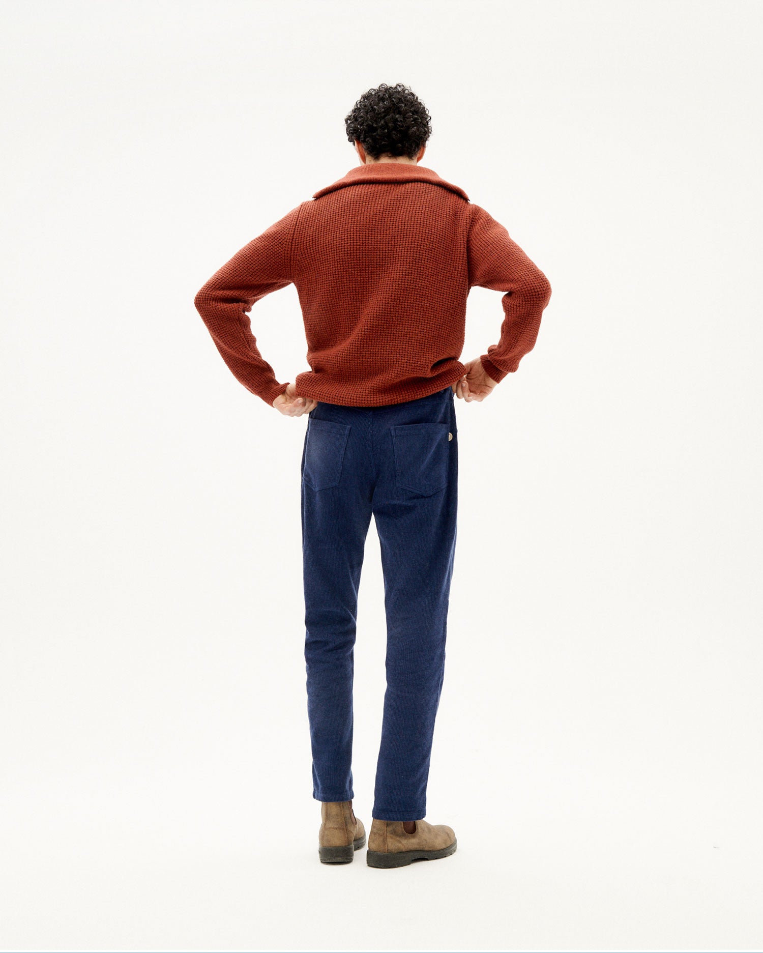 Pantalón 5 pockets de pana navy sostenible-3