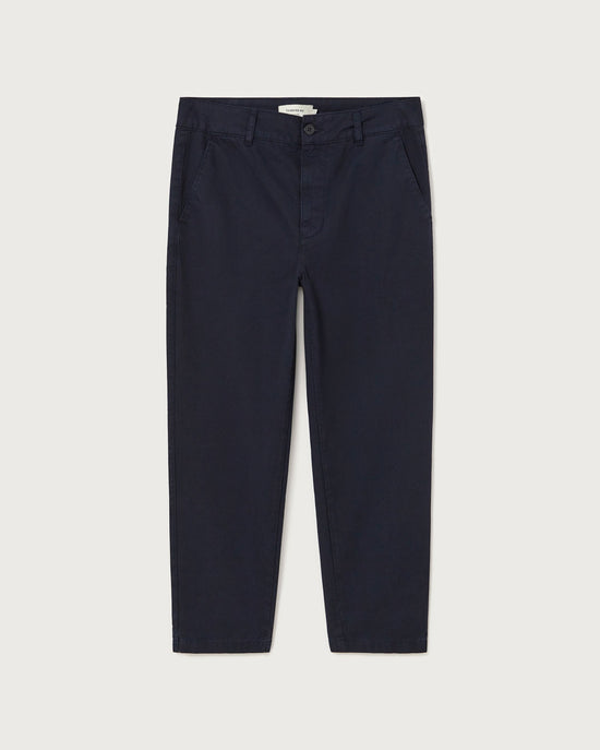 Pantalón navy Chino sostenible-foto silueta4